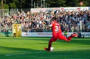 St. Pauli-Torwart Himmelmann durfte von Beginn an ran.