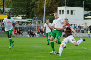 St. Pauli ist insgesamt bissiger und ist den Bremern fast immer einen Schritt voraus. Foto: Tim Eckhardt