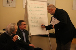Moderator Stefan Wolfschütz sammelte Denkanstöße. Foto: Nora Helbling