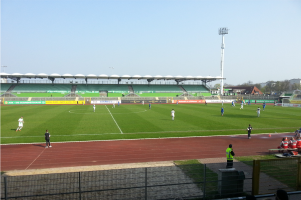 Auch als das Spiel lief blieb das Stadion Elsterweg so gut wie leer. Foto: Klaus Katzenbach