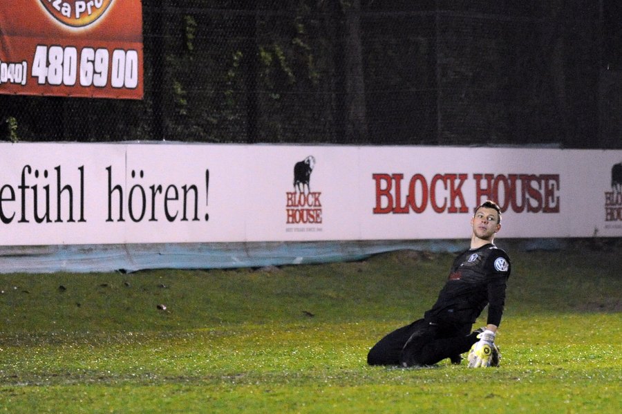 Victoria-Keeper Tobias Grubba konnte das 0:1 nicht verhindern. Foto: Tim Eckhardt
