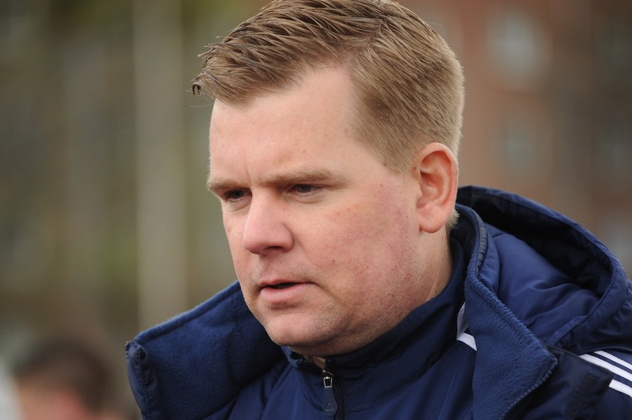 Paloma-Trainer Marco Krausz, auch ein Barmbeker, nahm es nüchtern. Reporter: "Werden Sie am Montag beim zweiten Halbfinale den Finalgegner beobachten?" Krausz: "Nein." Foto: Tim Eckhardt