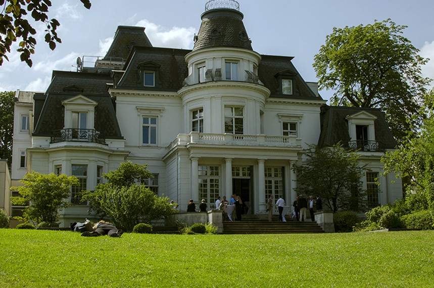 Das Hauptgebäude der HfMT. Foto: Martin Karakolev