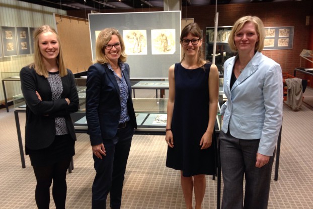 Das Kupfer-Team: Julia Kölle, Prof. Dr. Iris Wenderholm, Franca Dahm und Antje Theise, Kuratorin der Sammlung (von links nach rechts) Foto: Mathias Münchow