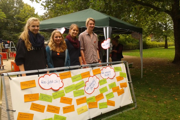 Alaida, Alina, Katharina und Nick (von links) sind ein Teil des 10 köpfigen Teams von Partizipia. Foto: Ghasal Falaki