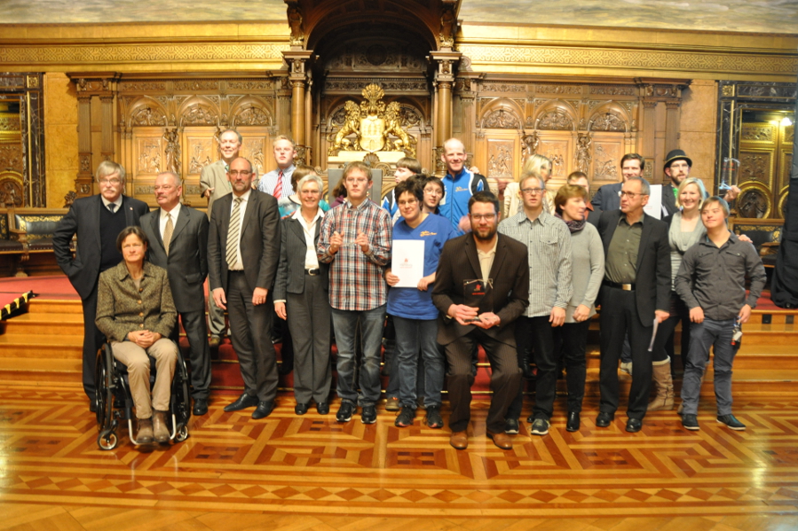 Am 3. Dezember wurde im Hamburger Rathaus die Auszeichnung zum „Wegbereiter der Inklusion“ im Bereich Sport verliehen. Foto: Anke Ottmann bei Senatskoordinatorin