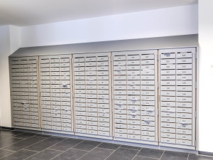 Die Postfächer der Mitarbeiter der Hochbahn AG in Langenfeld. Foto: Dennis Imhäuser
