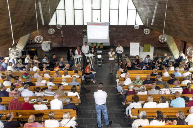 Großer Andrang bei der Infoveranstaltung in der Verheißungskirche. Foto: Lukas Gilbert