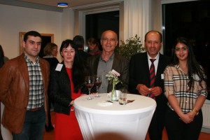 Ruben Mkrtschian, Marion Wartumjan, Ali Erder (ASM), Ejdar Tatar, Zisan Lüle. Foto: Bezirsamt Eimsbüttel