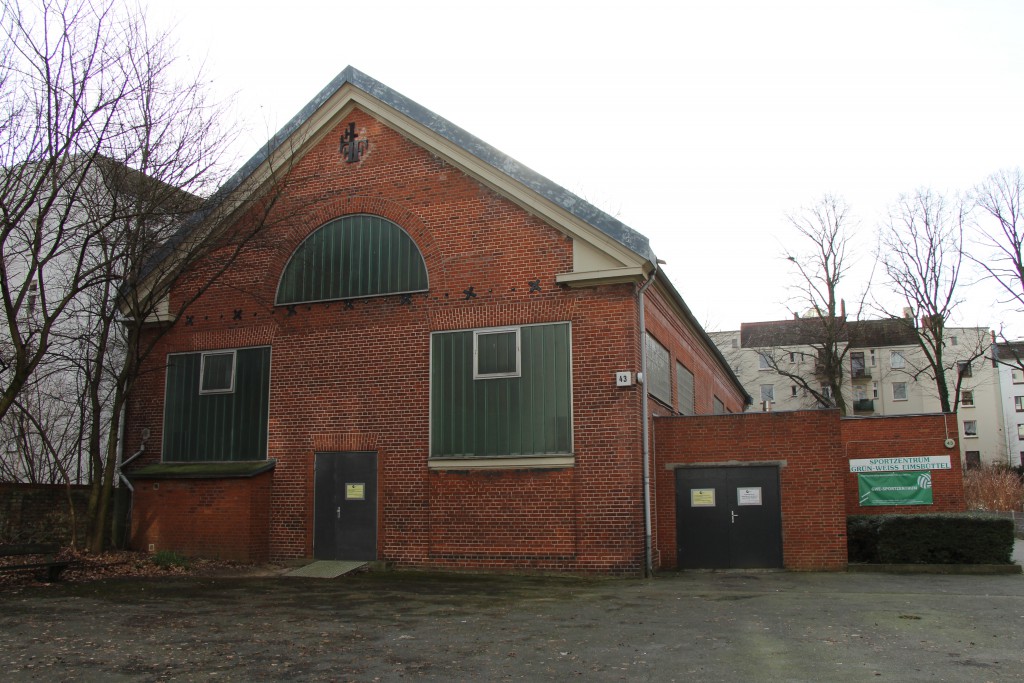 Die Fenster der Halle sind zuletzt in den 60er Jahren erneuert worden. Foto: Louisa Grewe