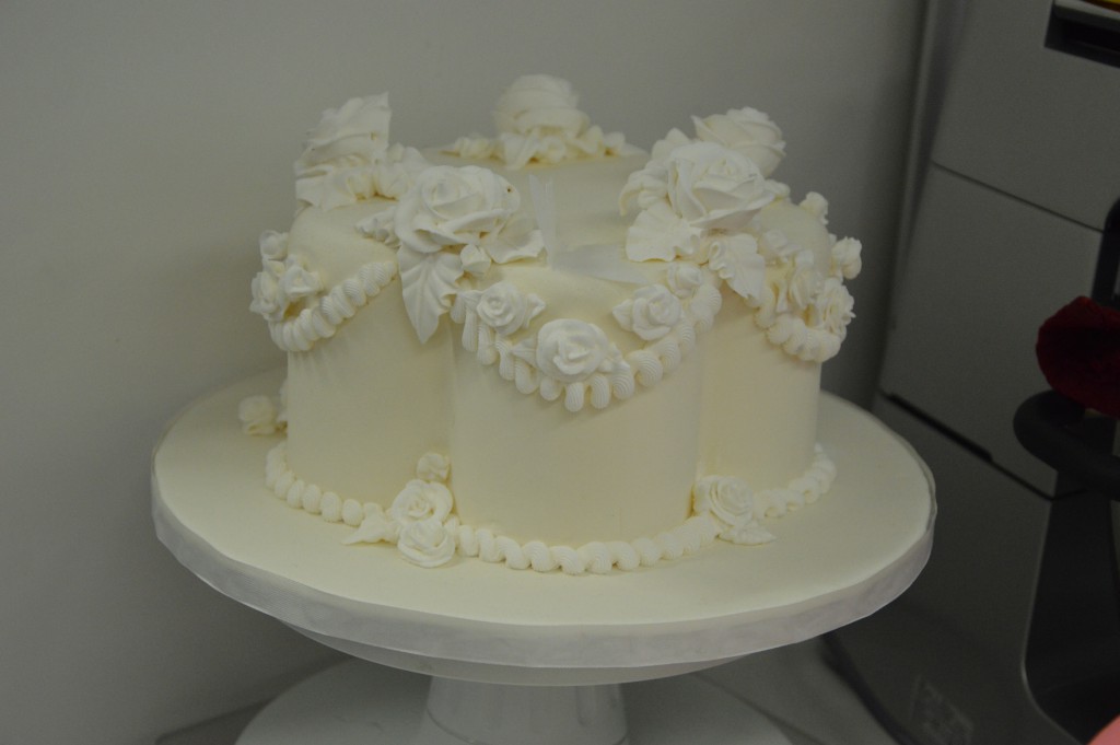 Eine aufwändig verzierte Torte von der Cake Company. Foto: Simon Lehmann