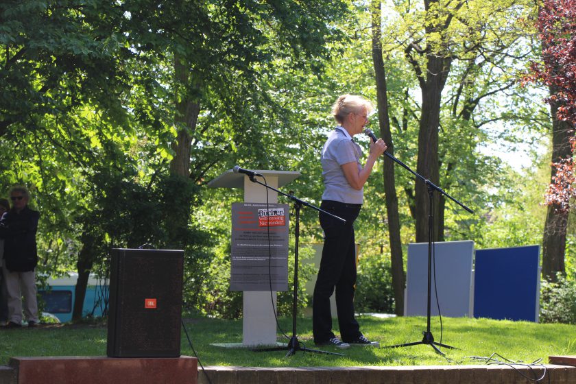 Organisiert wurde die Veranstaltung von Helga Obens vom Arbeitskreis "Bücherverbrennung - nie wieder!" Foto: Niklas Rademacher