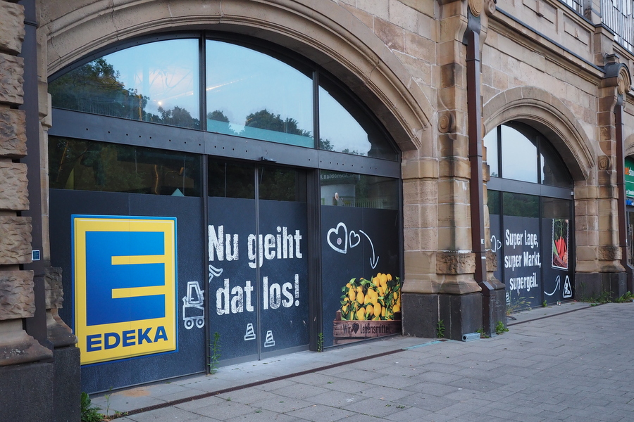 Am Dammtor Bahnhof eröffnet eine neue Edeka-Filiale. Foto: Annika Demgen