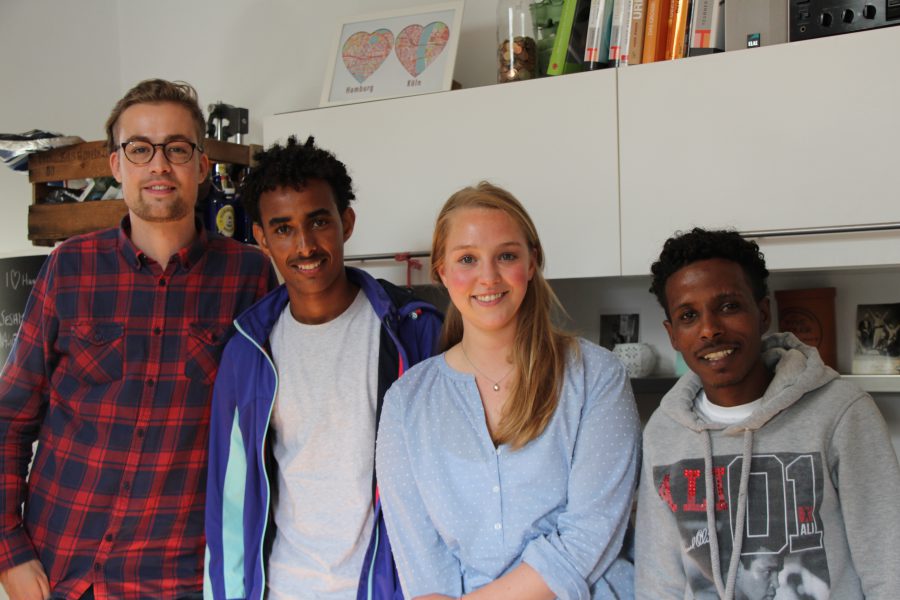 Aus Paten werden Freunde: Jonathan (v.l.), Zerit, Hannah und Gereye. Foto: Magdalena Gärtner
