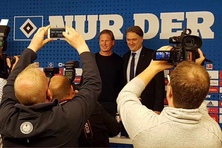 Markus Gisdol (li.) und HSV-Vorstandsboss Dietmar Beiersdorfer. Foto: Heiden