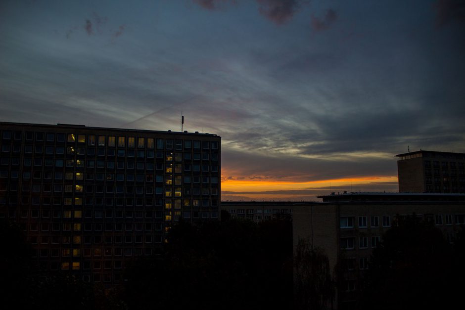 Der Sonnenuntergang aus dem siebten Stockwerk. Foto: Alex Povel