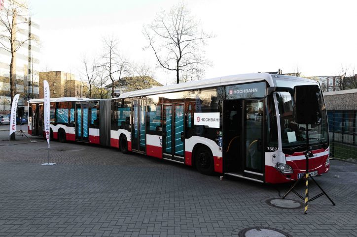 Die Linie 5 mit ihrem neuen modernen Großraumbus: 5 Türn für einen schnellen Ein- und Ausstieg. Foto: Hochbahn