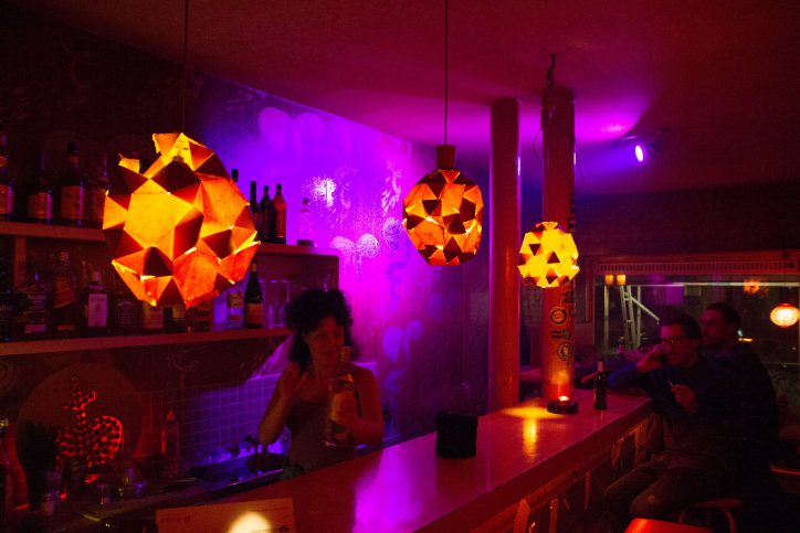 Cosy Bar Theke. Foto: Holger Vogel