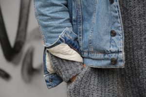 Sie lässt keine Kastanie einsam auf der Straße zurück. Foto: Karoline Gebhardt