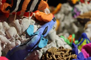 Die Kinder haben gemeinsam gemalt und geknetet. Foto: Karoline Gebhardt