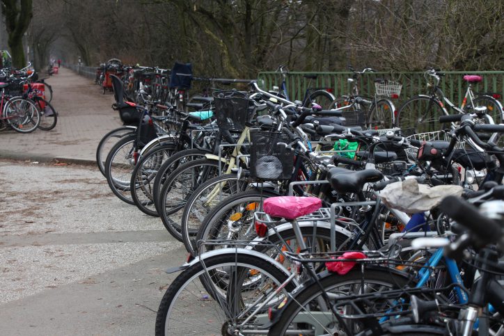 Fahrräder an der Hoheluftbrücke. Foto: Karoline Gebhardt