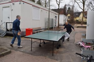 Ernst Ludwig Galling animiert die Bewohner zu verschiedenen sportlichen Aktivitäten. Foto: Johanna Hänsel
