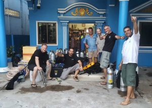Das Taucher-Expeditionsteam zur Burma Maru. Foto: Mikko Paasi