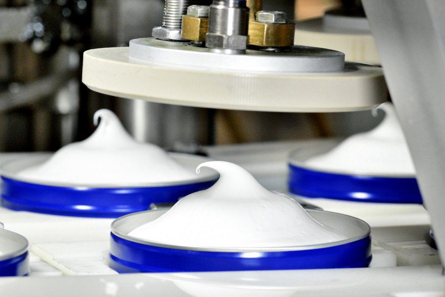 "White is purity." So bewarb der Konzern ein Deodorant. Symbolfoto: Beiersdorf