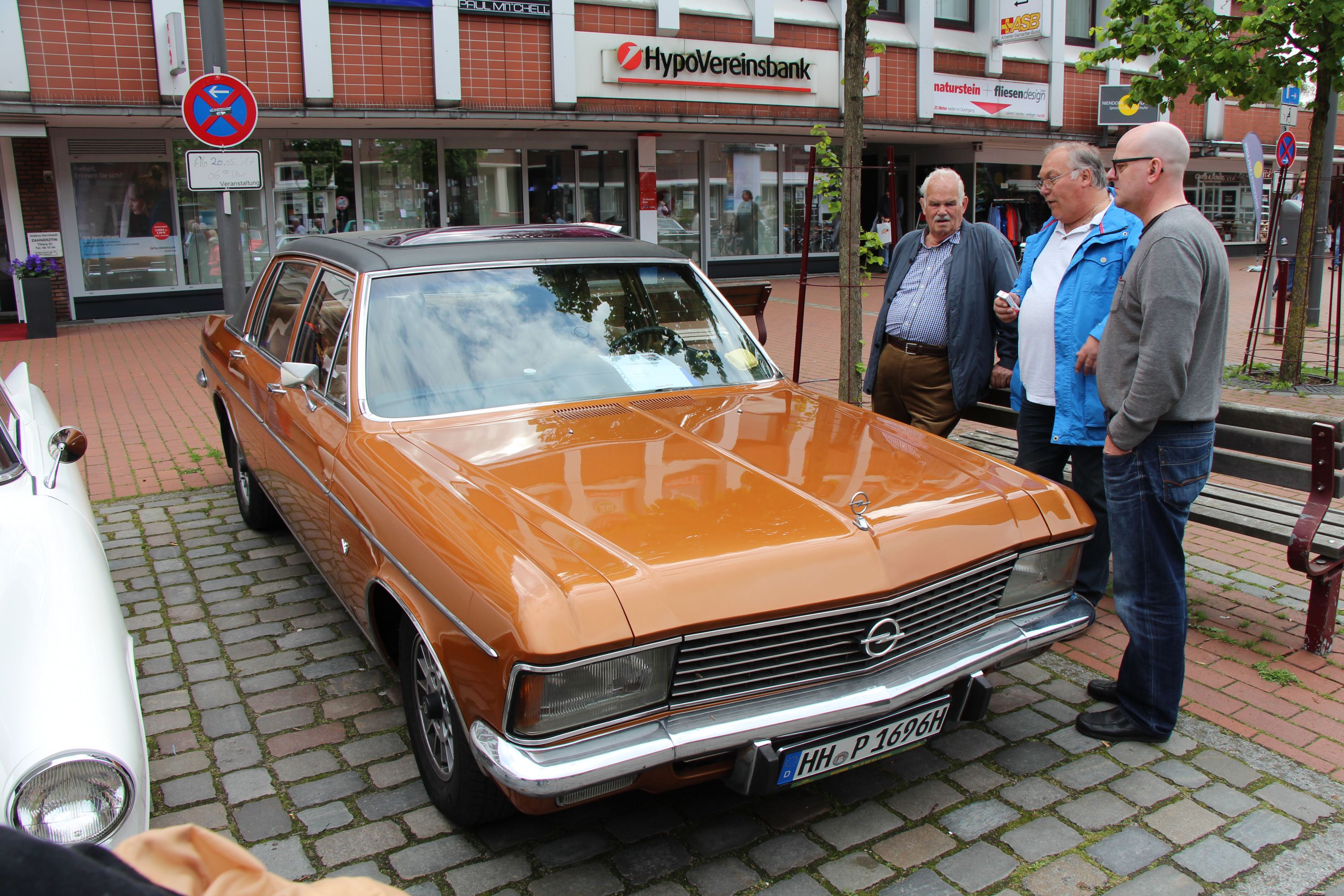 Oldtimer-Treff der Autoschau Tibarg - Eimsbütteler Nachrichten