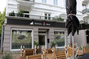 Noch sind die Wände verhangen, doch am 03. Oktober geht's richtig los. Wenigstens den magen kann man gegen das herbstliche Wetter dann wappnen. Foto: Phillip Holländer