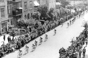 80 km, 55 Runden: Das Hans-Lenck-Gedenk-Rennen, 1953.