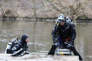 Hamburg Eimsbuettel Tauchen X_Monika Dzialas