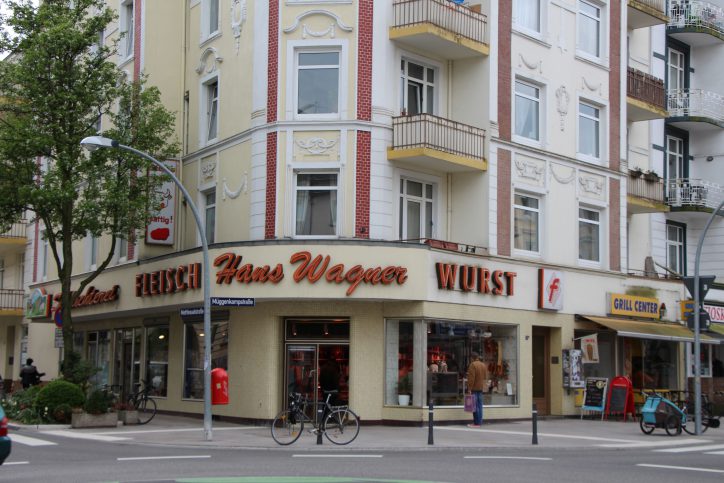 Belegte rötchen und Wurstspezialitäten gibt es beim Mittagstisch bei der Schlachterei Hans Wagner. Foto: Robin Eberhardt