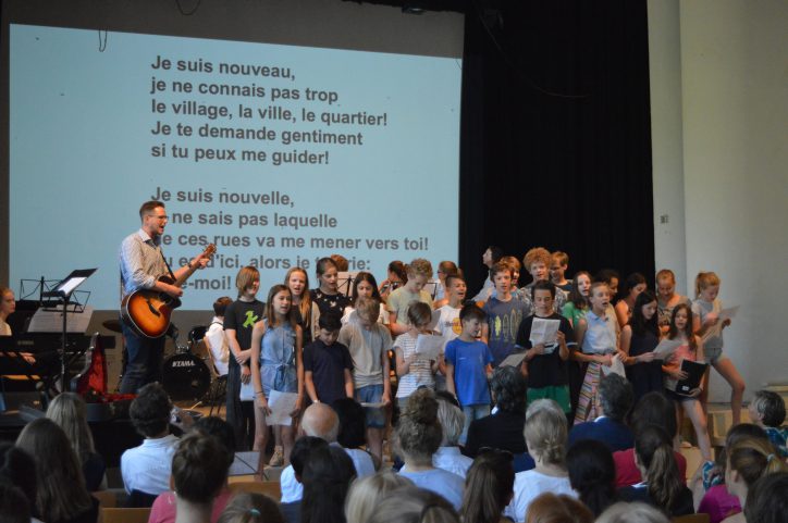 In einem Festakt des Emilie-Wüstenfeld-Gymnasiums wurde die 20-jährige Partnerschaft mit dem Collège Emile Zola in Rouen gefeiert. Foto: Margarita Ilieva