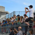 Eltern, Lehrer und Mitschüler sind auf den Ausgang des Finales gespannt und unterstützen ihr Liebslingsteam am Millerntorstadion. Foto: Margarita Ilieva