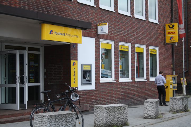 Hamburg Eimsbuettel Postbank Siemersplatz. Foto: Monika Dzialas
