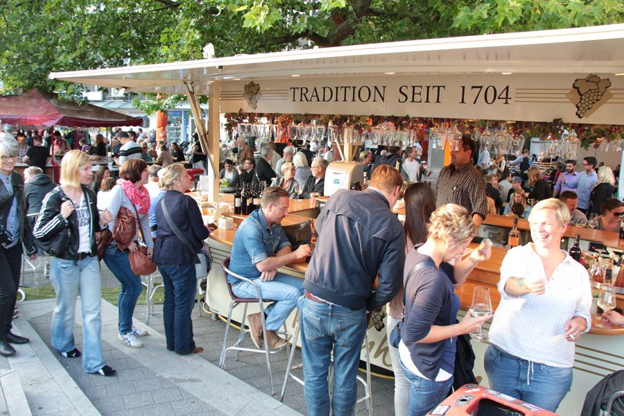 Hamburg Eimsbuettel Weinfest Osterstraße. Foto: Eimsbuetteler Nachrichten