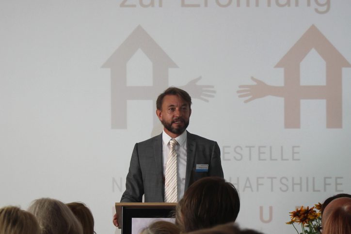 Wolfgang Drews bei seiner Eröffnungsrede: "Wir alle tun gut daran, wenn wir uns ehrenamtlich engagieren." Foto: Nele Deutschmann