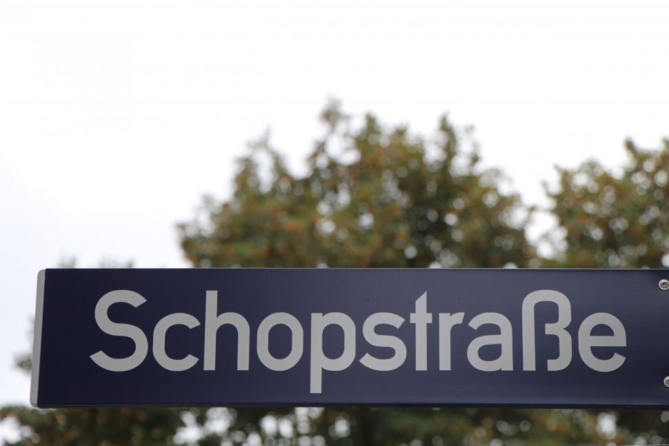 Straßenschild Schopstraße. Foto: Robin Eberhardt