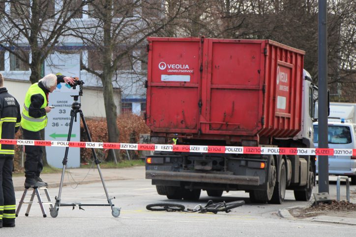 In Stellingen ist ein Radfahrer bei der Kollision mit einem LKW gestorben. Foto: Alicia Wischhusen