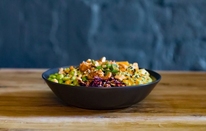 Poké Bowl ist ein hawaiianisches Gericht, dass nur aus rohen Zutaten besteht. Foto: Britta Förster