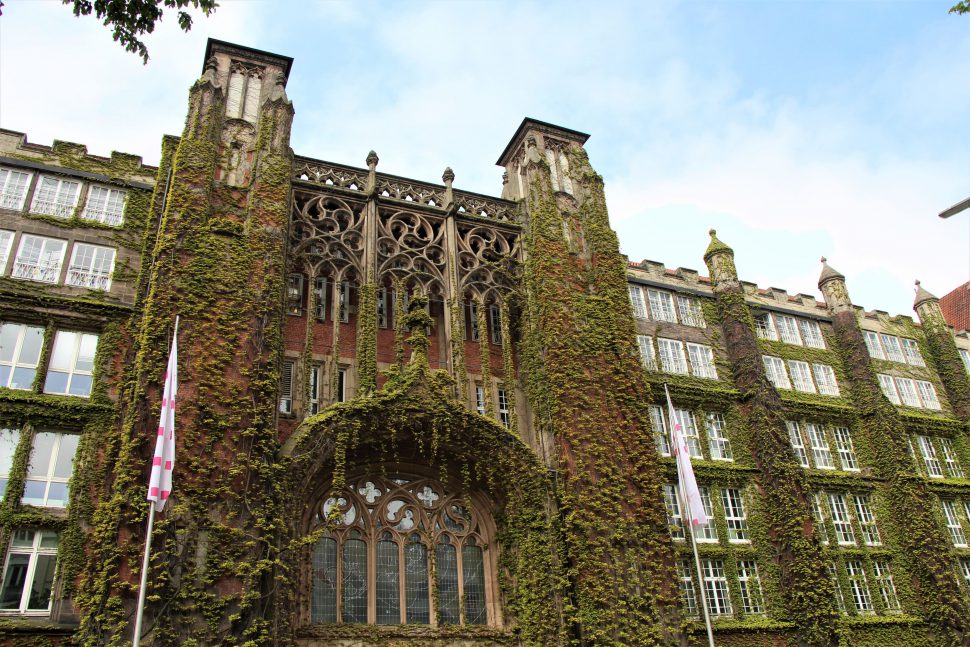 Das "Alte Fernmeldeamt" wird neue Heimat der Wissenschaft. Foto: Catharina Rudschies