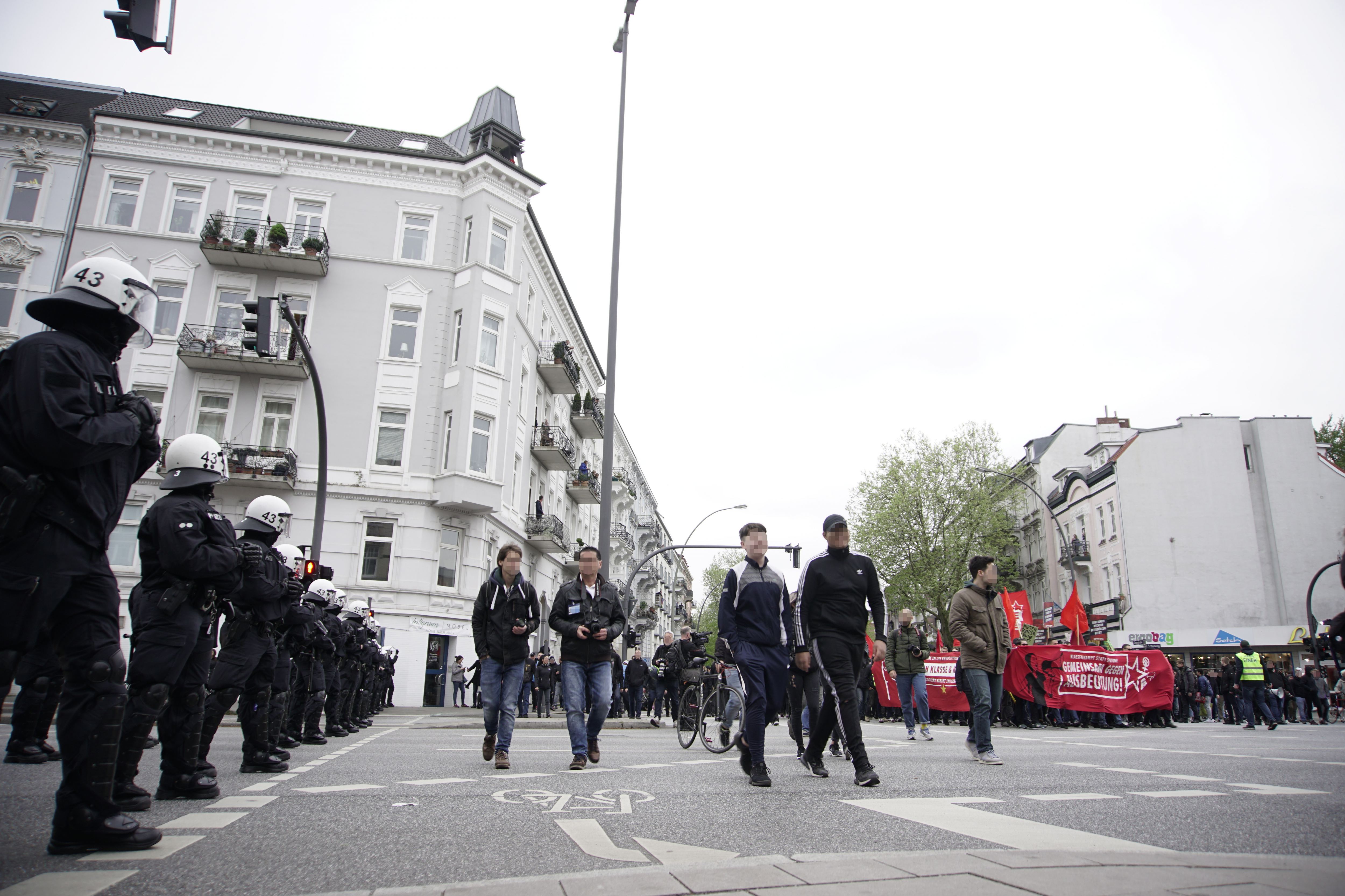 Die Route der Demonstranten führte auch über die Kreuzung Schulweg/Osterstraße. Foto: Stefan Fraberger