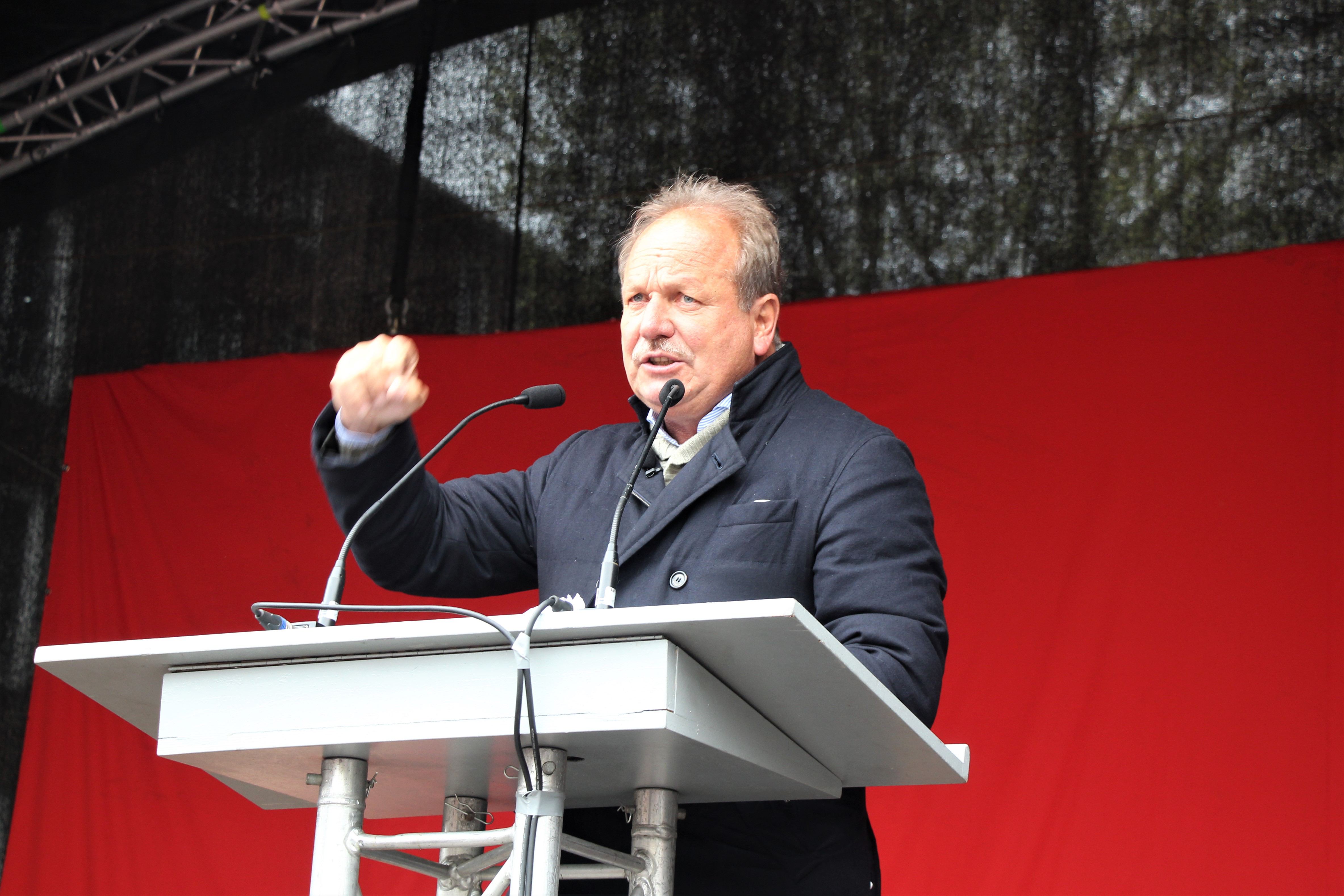 Frank Bsirske forderte einen Kurswechseln in der Rentenpolitik. Foto: Catharina Rudschies