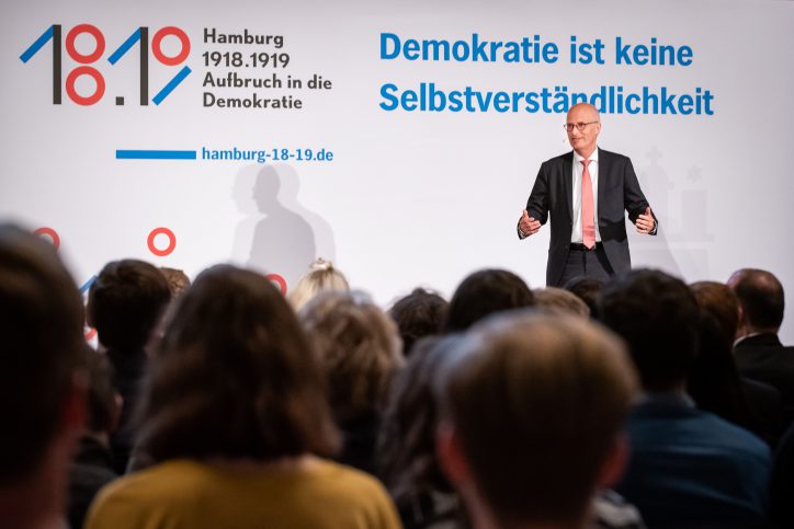 Hamburg beteiligte sich am bundesweiten Schülerwettbewerb "Demokratisch Handeln" unter dem Motto: "Aufbruch in die Demokratie" Foto: Freie und Hansestadt Hamburg