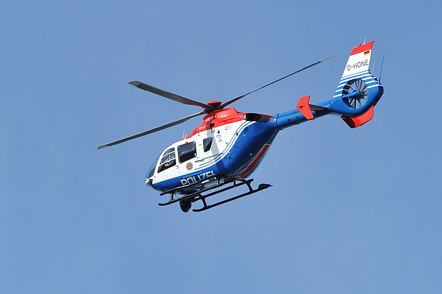 Am Montag suchte die Polizei unter Einsatz eines Hubschraubers den Flüchtigen Erdem K. Foto: Eimsbütteler Nachrichten