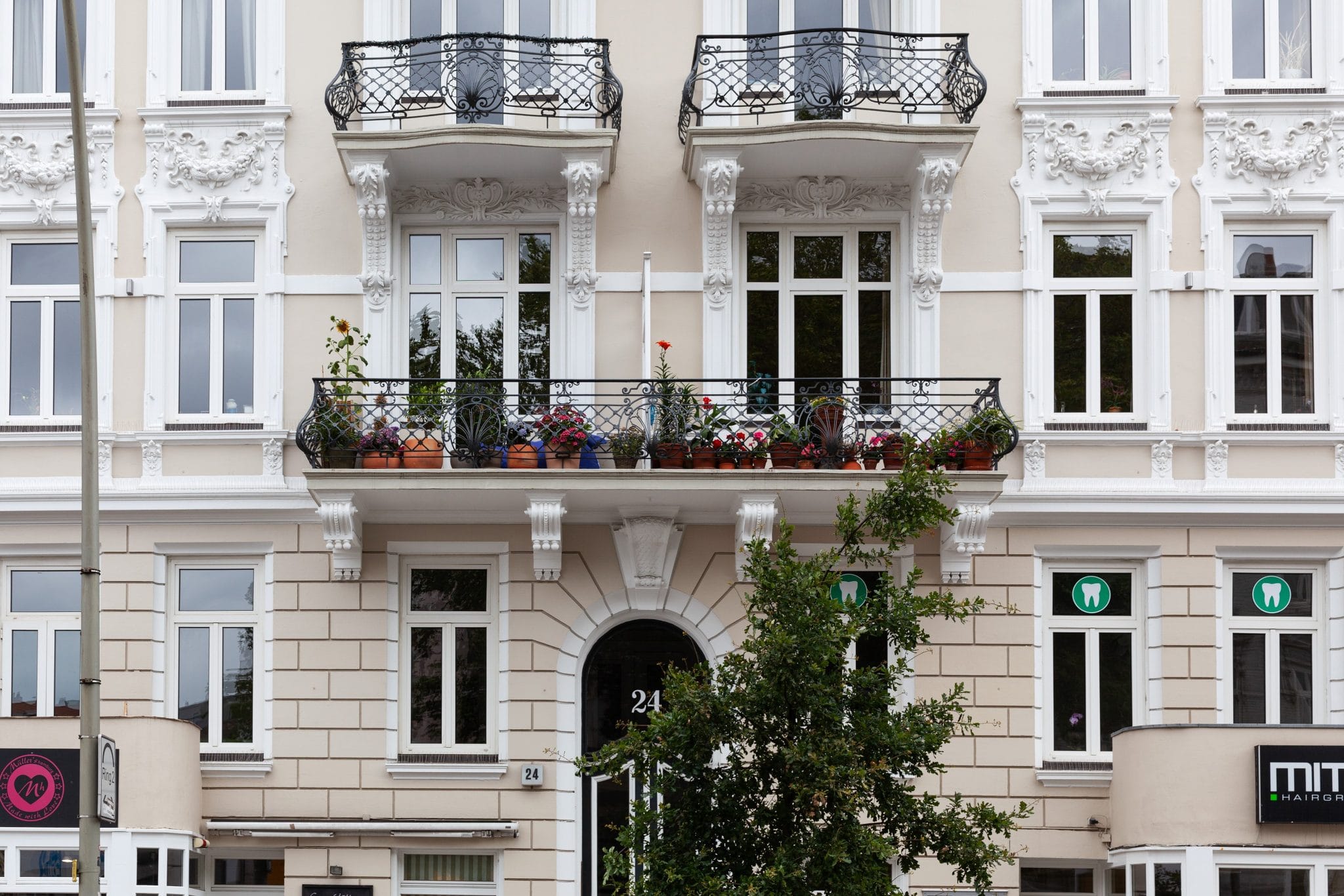 HamburgEimsbuettelAltbauAngekommenBalkon Eimsbütteler Nachrichten