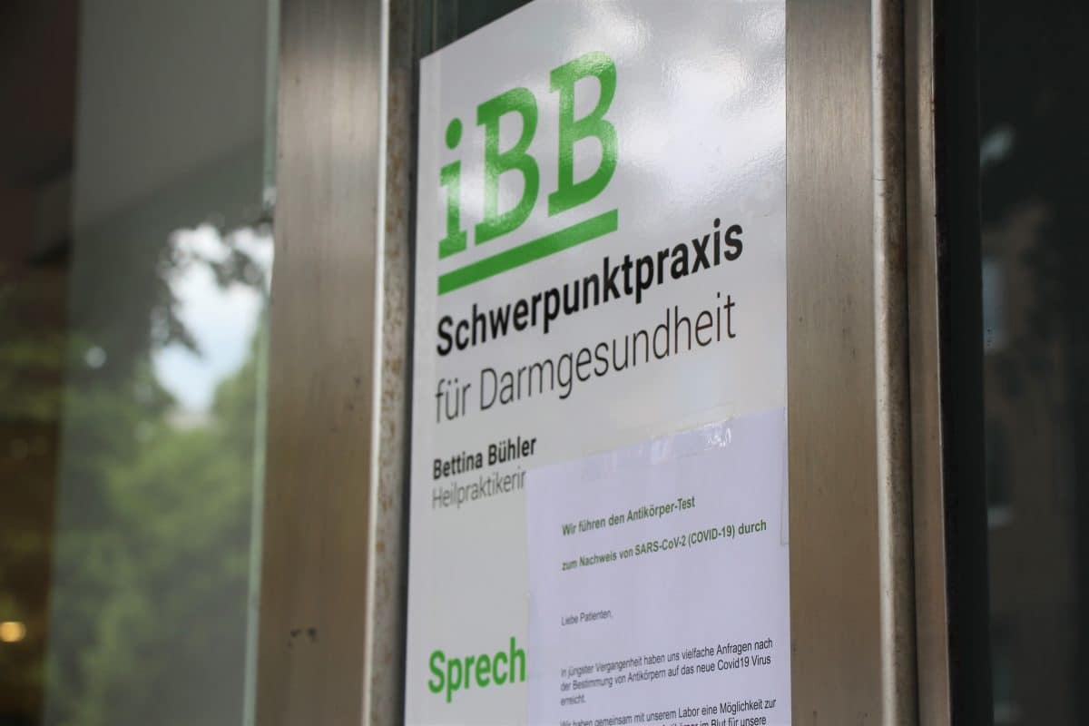 Die "iBB Schwerpunktpraxis für Darmgesundheit" bietet den Antikörpertest an. Foto: Alana Tongers