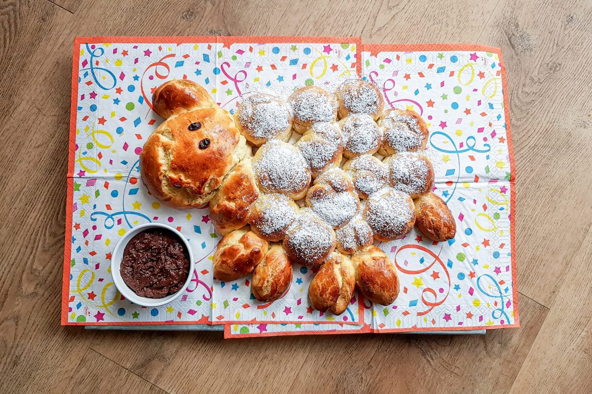 Wie wäre es mit einem Hefeschäfchen zu Ostern? Foto: KinderKüche