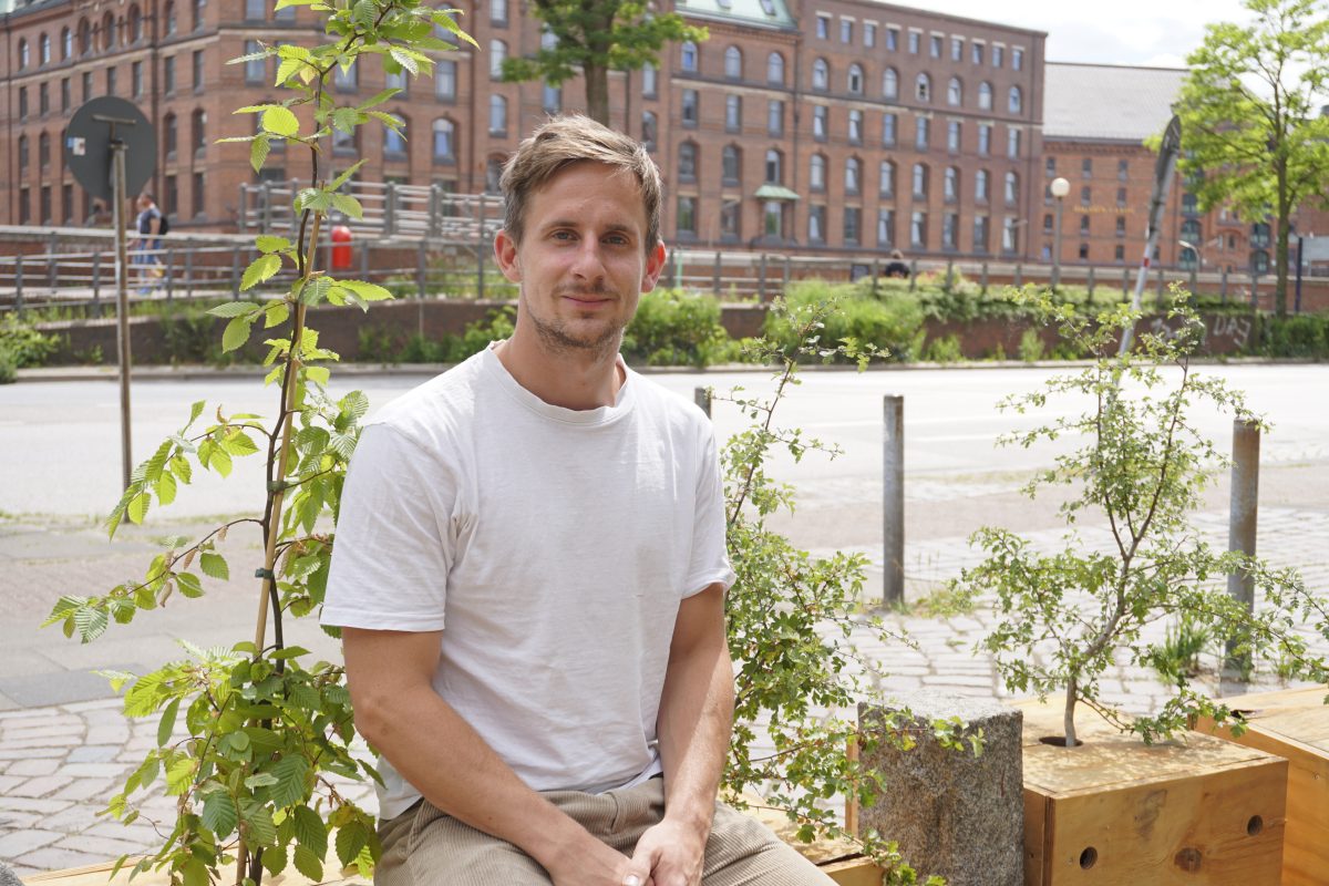 Lasse Peters wohnt in Eimsbüttel, die "WeField"-Projekte ziehen durch ganz Hamburg. Foto: Julia Haas